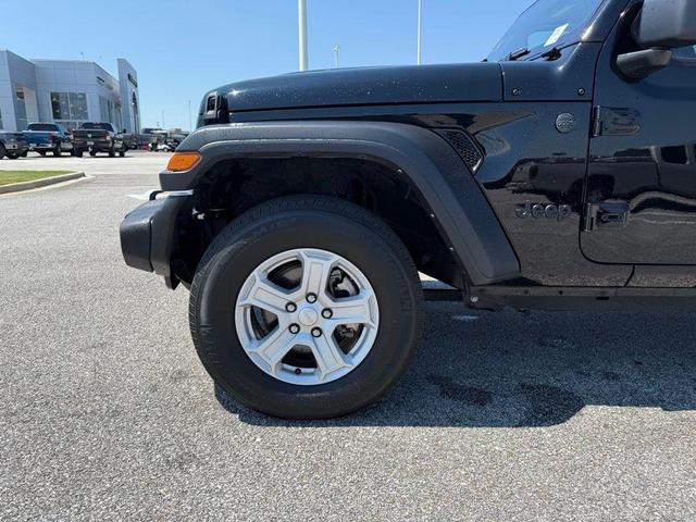 Photo of 2022 Black Clearcoat Jeep Wrangler Unlimited