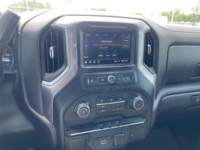 Photo of 2020 Silver Ice Metallic Chevrolet Silverado 1500