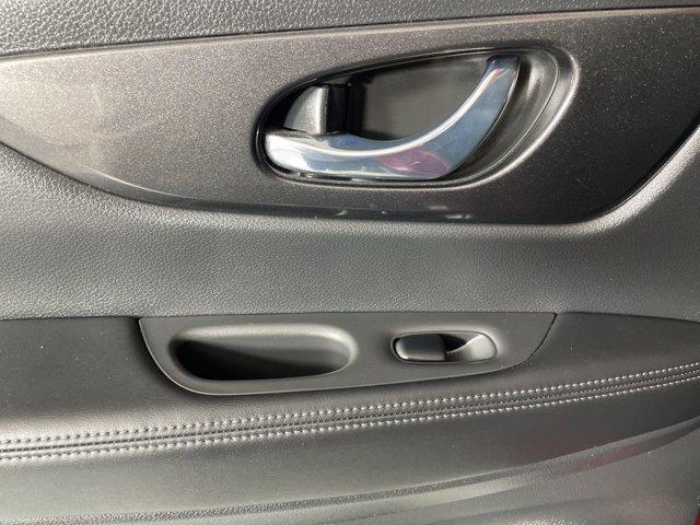 Photo of 2017 Palatial Ruby Nissan Rogue