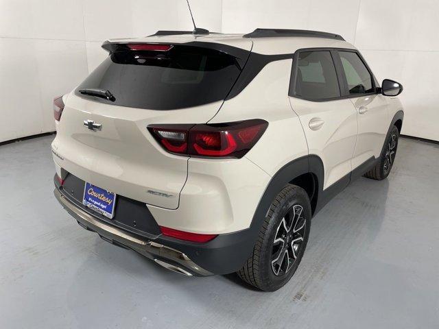 Photo of 2026 White Sand Chevrolet Trailblazer