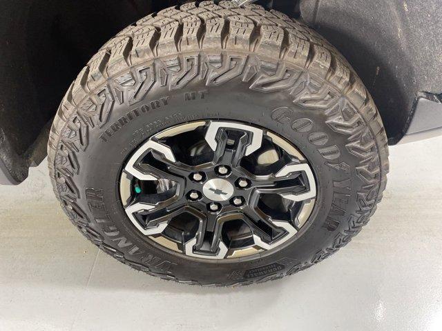 Photo of 2025 Summit White Chevrolet Silverado 1500