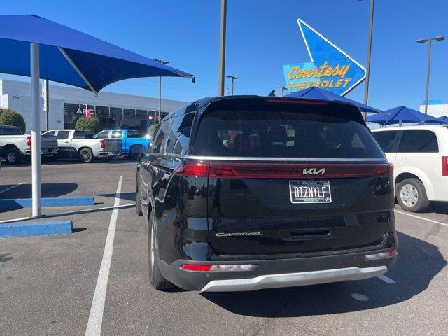 Photo of 2022 Aurora Black Kia Carnival