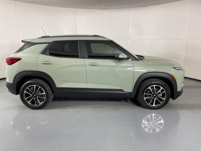 Photo of 2026 Green Chevrolet Trailblazer