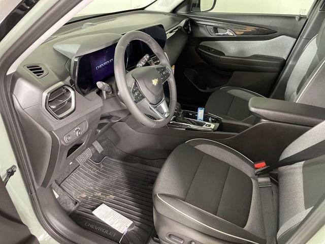 Photo of 2026 Green Chevrolet Trailblazer