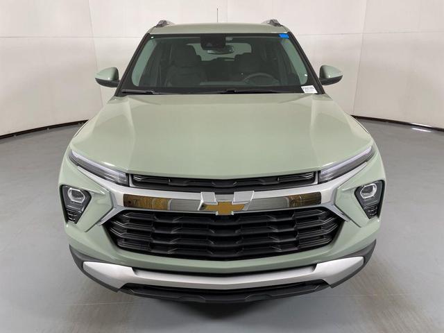 Photo of 2026 Green Chevrolet Trailblazer
