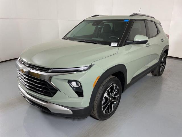Photo of 2026 Green Chevrolet Trailblazer
