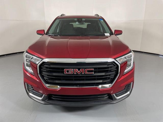 Photo of 2024 Volcanic Red GMC Terrain