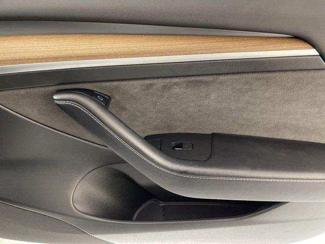 Photo of 2023 White Tesla Model 3