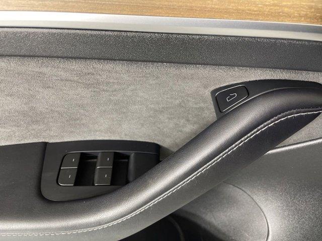 Photo of 2023 White Tesla Model 3