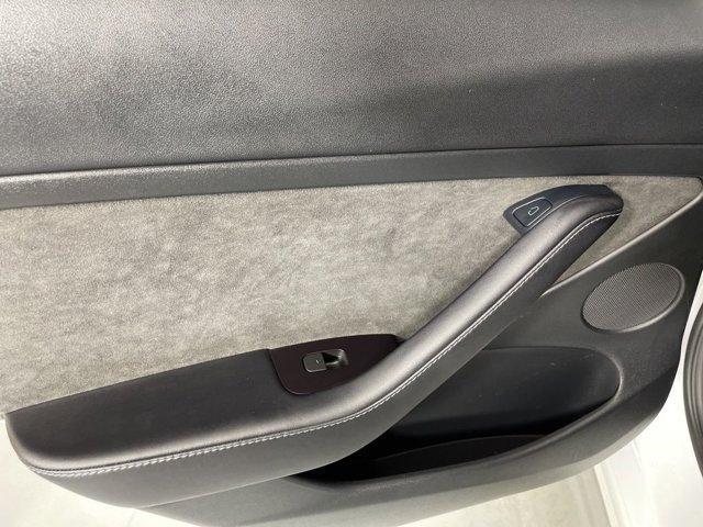 Photo of 2023 White Tesla Model 3