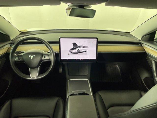 Photo of 2023 White Tesla Model 3
