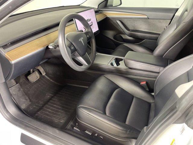 Photo of 2023 White Tesla Model 3