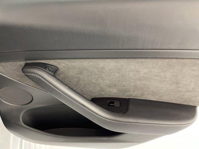 Photo of 2023 White Tesla Model 3
