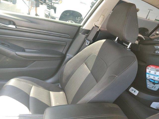 Photo of 2020 Glacier White Nissan Altima