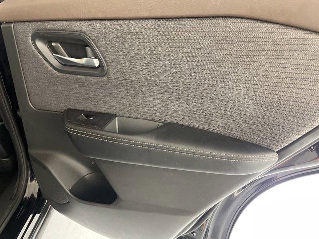 Photo of 2023 Black Nissan Rogue