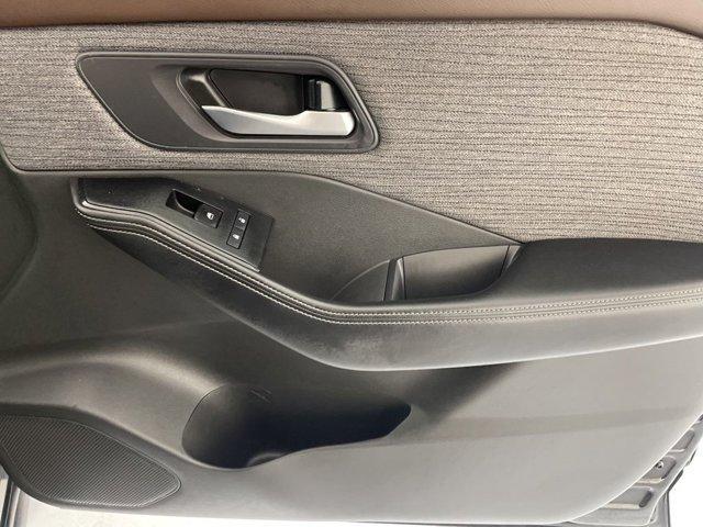 Photo of 2023 Black Nissan Rogue