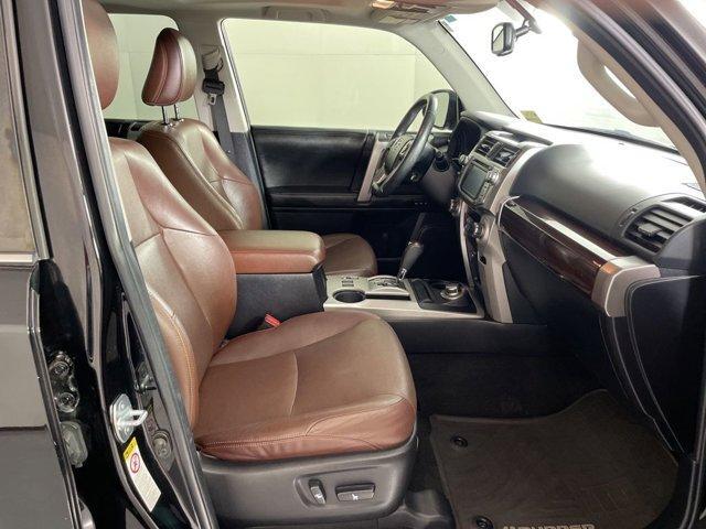 Photo of 2014 Black Toyota 4Runner