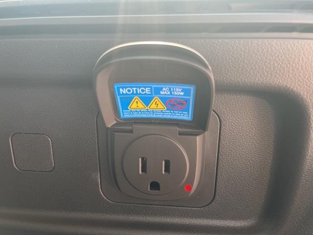 Photo of 2025 Green Hyundai SANTA FE