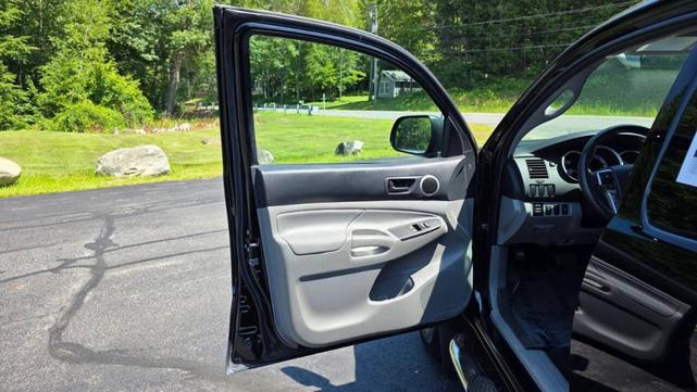 Photo of 2014 Black Toyota Tacoma