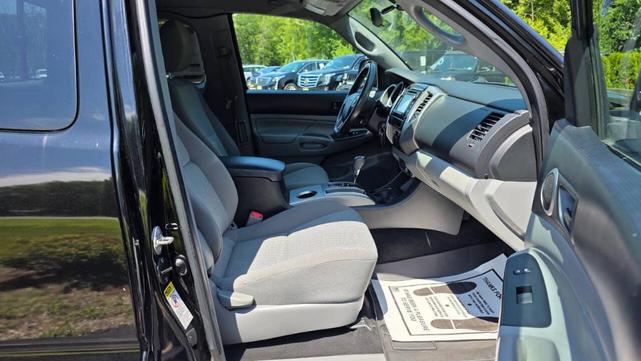 Photo of 2014 Black Toyota Tacoma
