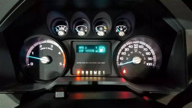 Photo of 2011 White Ford F-450