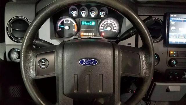 Photo of 2011 White Ford F-450