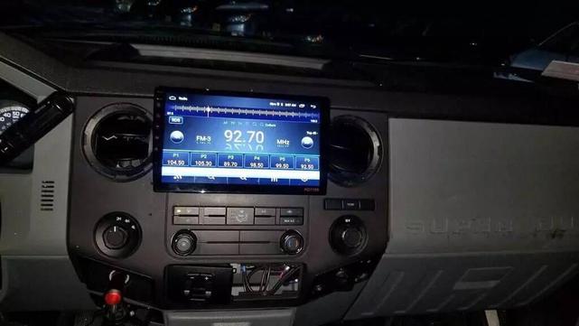 Photo of 2011 White Ford F-450