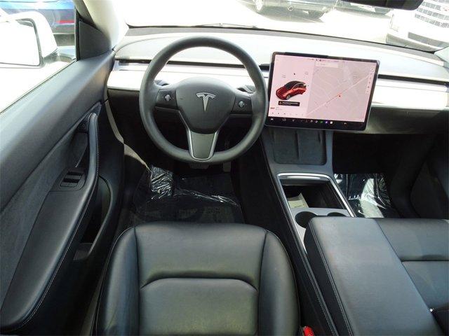 Photo of 2021 White Tesla Model Y