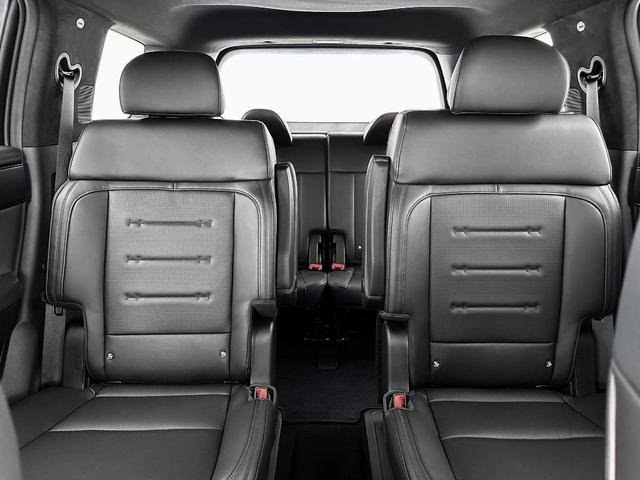 Photo of 2025 Phantom Black Hyundai SANTA FE