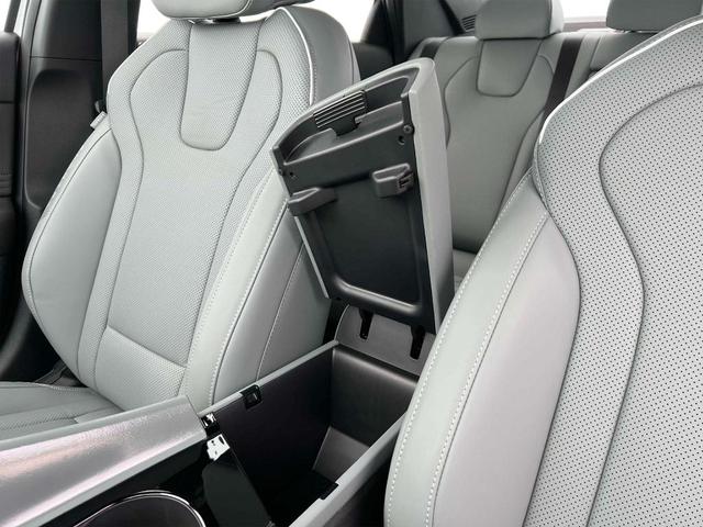 Photo of 2025 White Hyundai ELANTRA HEV