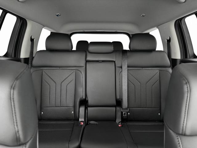 Photo of 2025 Shimmering Silver Pearl Hyundai SANTA FE