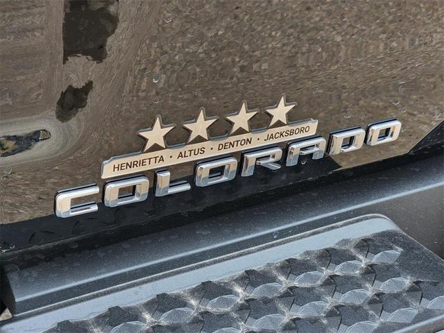Photo of 2025 Black Chevrolet Colorado