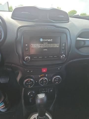 Photo of 2017 Alpine White Jeep Renegade