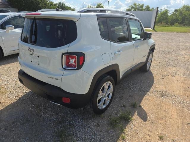Photo of 2017 Alpine White Jeep Renegade