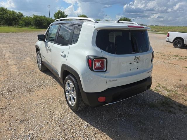 Photo of 2017 Alpine White Jeep Renegade