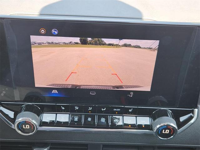 Photo of 2025 Summit White Chevrolet Colorado