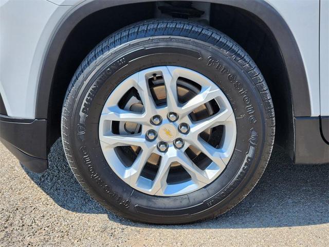 Photo of 2020 Summit White Chevrolet Traverse