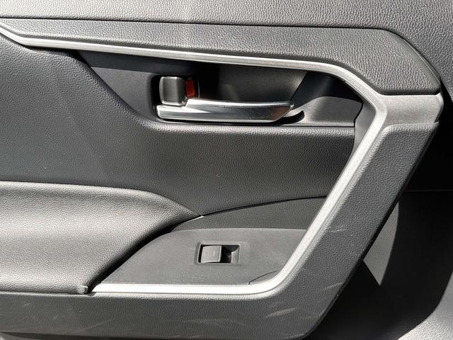 Photo of 2022 Blizzard Pearl Toyota RAV4 Hybrid