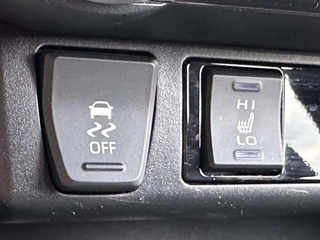 Photo of 2022 Blizzard Pearl Toyota RAV4 Hybrid