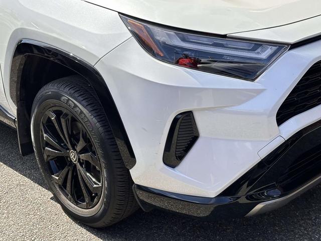 Photo of 2022 Blizzard Pearl Toyota RAV4 Hybrid