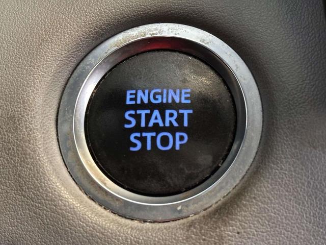 Photo of 2021 Moon Dust Toyota Highlander