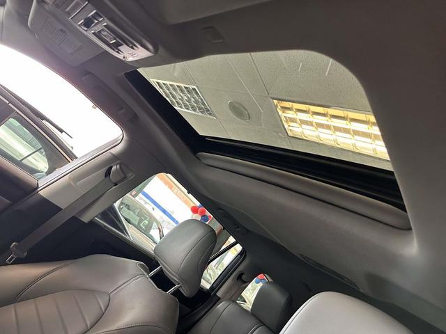 Photo of 2021 Moon Dust Toyota Highlander