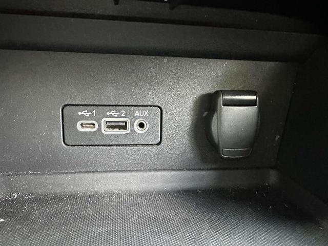 Photo of 2020 Super Black Nissan Sentra