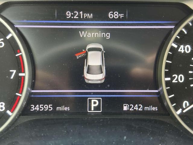 Photo of 2020 Super Black Nissan Sentra