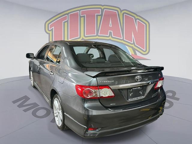 Photo of 2013 Magnetic Gray Metallic Toyota Corolla