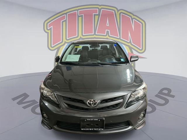 Photo of 2013 Magnetic Gray Metallic Toyota Corolla