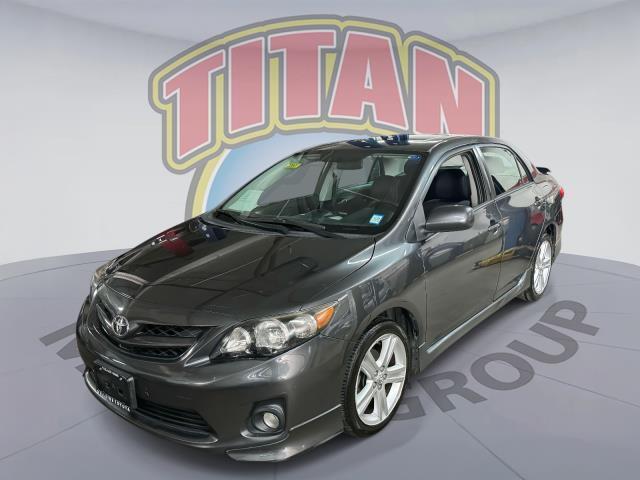 Photo of 2013 Magnetic Gray Metallic Toyota Corolla