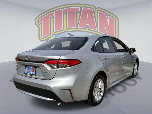 Photo of 2022 Classic Silver Metallic Toyota Corolla