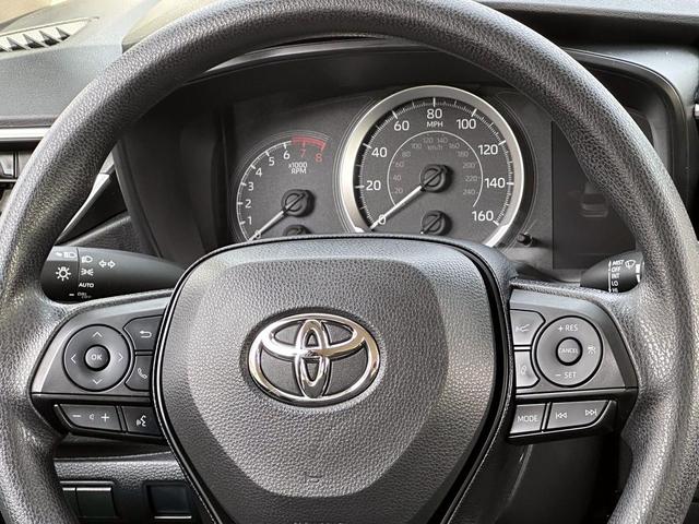 Photo of 2022 Classic Silver Metallic Toyota Corolla