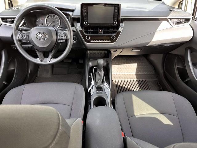 Photo of 2022 Classic Silver Metallic Toyota Corolla